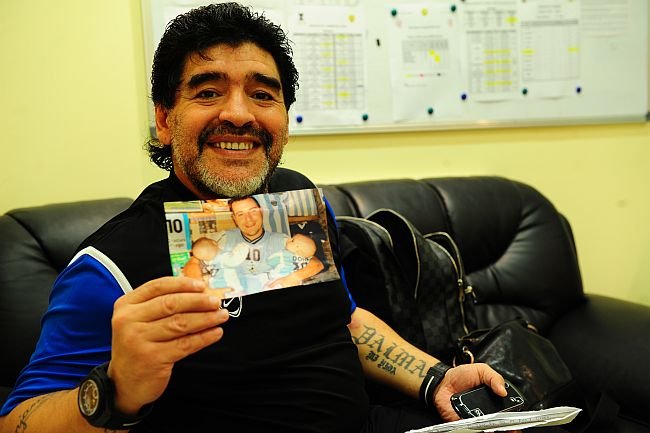 Mara-e-Dona-Maradona (1) Mara-e-Dona-Maradona (1)