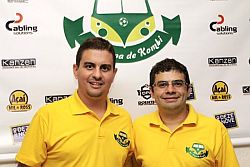 Peter Frank Furlan (esq) e André Lopes são bancários (Foto: Portal da Copa)