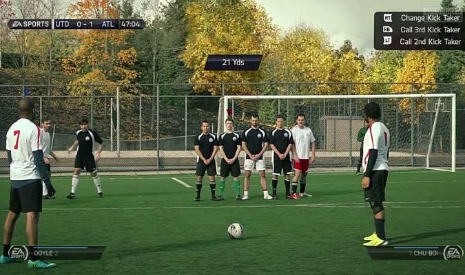 Câmeras posicionadas nos mesmos ângulos do game captaram o rachão, realizado no campo da EA Sports, em Vancouver, no Canadá. Depois foram inseridos os efeitos visuais e sonoros (Foto: Divulgação) Câmeras posicionadas nos mesmos ângulos do game captaram o rachão, realizado no campo da EA Sports, em Vancouver, no Canadá. Depois foram inseridos os efeitos visuais e sonoros (Foto: Divulgação)