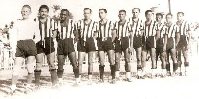 Pintado jogou no Ceará, seu time de coração, nas décadas de 1930 e 1940, sendo tricampeão cearense. Na foto, o time de 1948, campeão daquele ano (Foto: Divulgação) Pintado jogou no Ceará, seu time de coração, nas décadas de 1930 e 1940, sendo tricampeão cearense. Na foto, o time de 1948 (Foto: Divulgação)