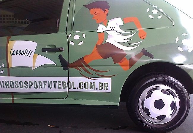 O Verminoso Móvel, nosso "cardoor", ganhou calotas de futebol (Foto: Verminosos por Futebol) O Verminoso Móvel, nosso "cardoor", ganhou calotas de futebol (Foto: Verminosos por Futebol)