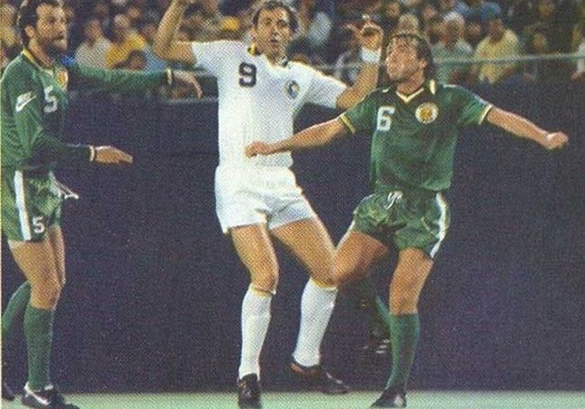 O Portland Timbers foi o primeiro time do mundo a vestir Nike, em 1979. E a calçar também (Foto: Reprodução)
