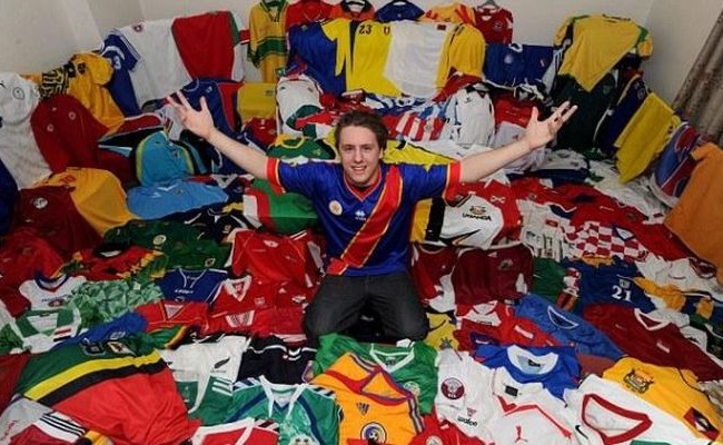 Nick Warrick tem a coleção com maior número de seleções filiadas à Fifa (Foto: Acervo pessoal)