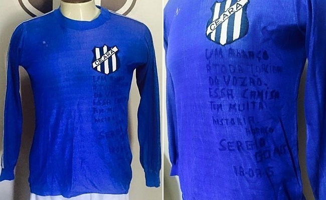 Maior raridade da coleção é uma camisa de 1978 doada pelo ex-goleiro Sérgio Gomes (Foto: Acervo pessoal)