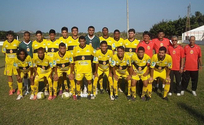 Bruno Formiga (1º da dir. para a esq. agachado), com o elenco (Foto: Verminosos por Futebol)