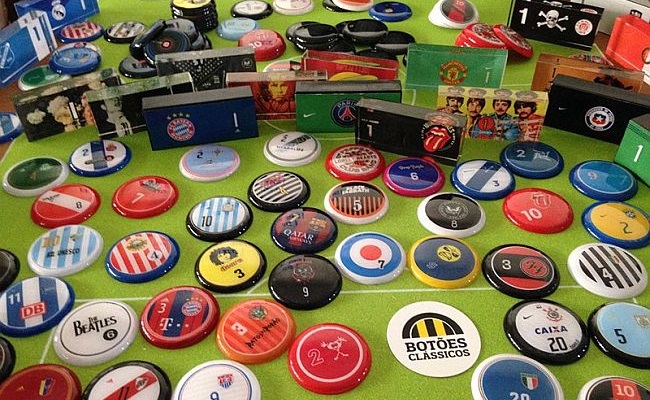 Futebol de botão carrega uma magia mais que se perdeu no futebol moderno (Foto: Blog Botões Clássicos)