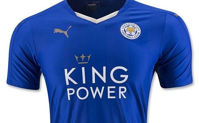 Não é possível encontrar camisa do Leicester nas principais lojas online do Brasil (Foto: Reprodução)