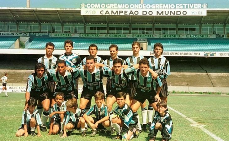 Grêmio resolve jogo no primeiro tempo e bate Tombense por 3 x 0