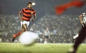 Pelé voltou aos campos pelo Flamengo, em goleada sobre Atlético-MG, em 1979 (Foto: Reprodução)