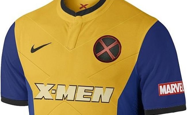 Camisas de futebol de super-heróis