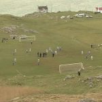 Campo irregular da ilha de Eriskay, na Escócia, é um dos oito mais loucos do mundo (Foto: BBC)
