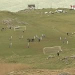 Campo irregular da ilha de Eriskay, na Escócia, é um dos oito mais loucos do mundo (Foto: BBC)