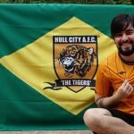 Thiago Macedo, o Tigo, de Mendes (RJ), virou notícia entre os torcedores do Hull City (Foto: Acervo pessoal)