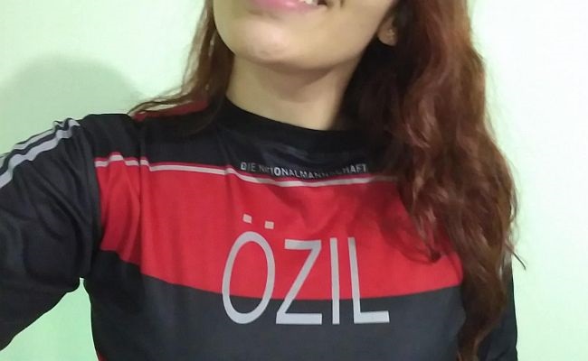 “Eu também adoro Özil”, escreve fã do alemão