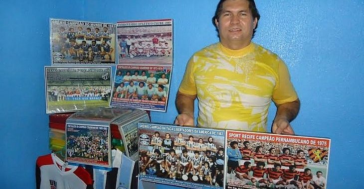 Colecionador vende cópias de acervo gigante de pôsteres de futebol