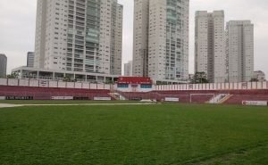Estádio do Nacional é bem charmoso (Foto: Rafael Luis Azevedo/Verminosos por Futebol)