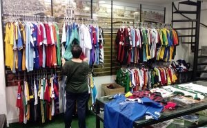 A loja Camisa Futebol Clube já vendeu 5 mil camisas (Foto: Rafael Luis Azevedo/Verminosos por Futebol)