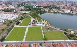 Sede do Floresta fica às margens da lagoa do Mondubim; do outro lado, o Cuca do Mondubim (Foto: Divulgação)