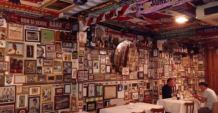 Bar São Cristóvão tem a decoração de futebol mais incrível em São Paulo