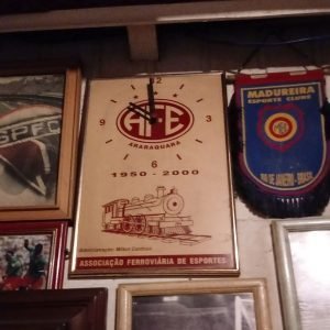 Decoração do bar possui incríveis relíquias (Foto: Rafael Luis Azevedo/Verminosos por Futebol)