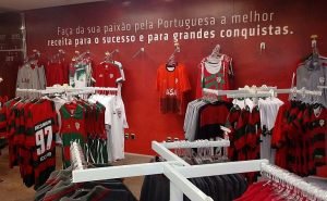 Loja também funciona aos sábados, dia de visita no museu (Foto: Rafael Luis Azevedo/Verminosos por Futebol)