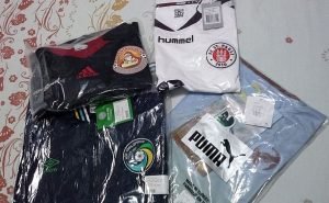 A compra viajou de Manchester a Fortaleza em 27 dias úteis (Foto: Rafael Luis Azevedo/Verminosos por Futebol)