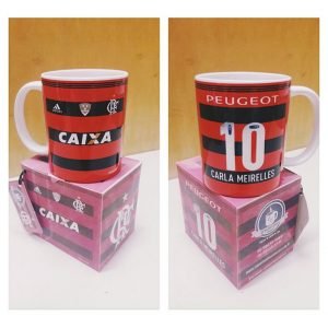As canecas de camisas de futebol custam R$ 36,30, mais frete (Foto: Divulgação)