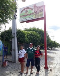 Egeneudo (palmeirense) divide a administração do O Corinthiano com Maria do Rosário (corinthiana) e a irmã Rayane (flamenguista) (Foto: Acervo pessoal)