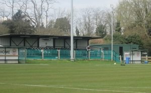 O Phoenix Ground fica ao lado do estádio The Oakwood (Foto: Divulgação)