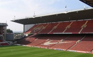 O Highbury tinha capacidade de 38 mil lugares ao ser desativado (Foto: Divulgação)