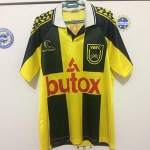 Camisas fabricadas pela Carioca viraram foco de colecionadores (Foto: Cezar Trunkl)