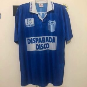 Camisas fabricadas pela Carioca viraram foco de colecionadores (Foto: Cezar Trunkl)
