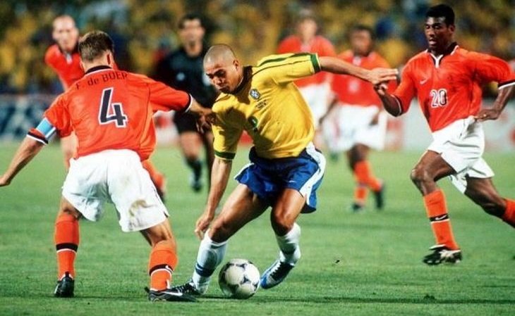 5 jogos de futebol que valem a pena rever