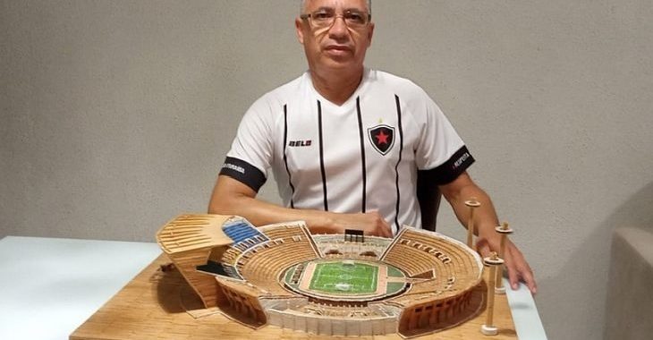 Torcedor do Botafogo-PB constrói miniatura do estádio Almeidão com palitos de fósforo