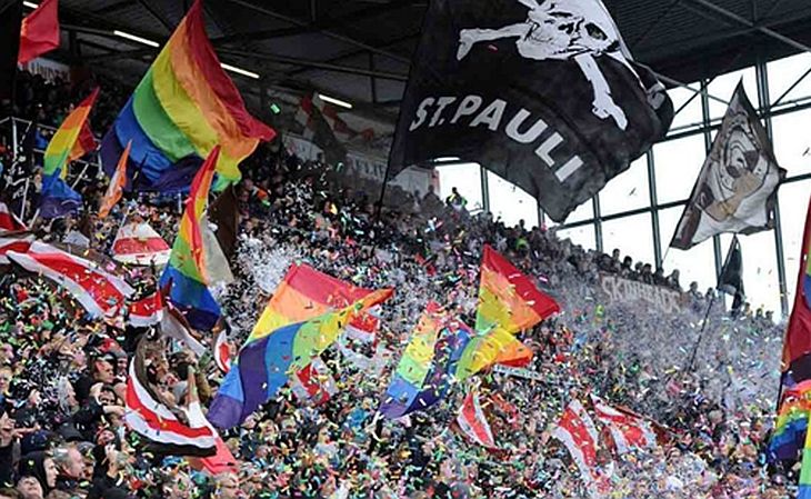 O St. Pauli, da Alemanha, é só um dos casos de identificação de torcidas com movimentos político-ideológicos (Foto: St. Pauli)