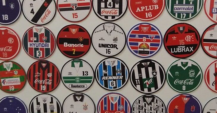 Perfil no Instagram vende ímãs de times de botão inspirados em camisas de futebol