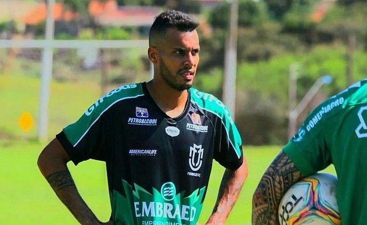 Gedeilson fez elogios aos primeiros sete dias em seu novo clube (Foto: Divulgação/Maringá)