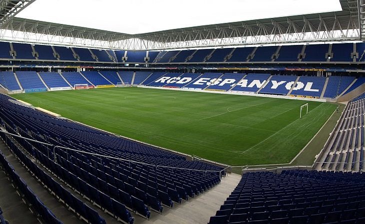 Espanyol: invasão de campo na festa do Barcelona vale dois jogos à porta  fechada 