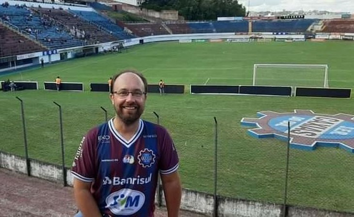 Felipe Gremelmaier herdou do pai a paixão de ver jogos em estádios (Foto: Acervo pessoal)