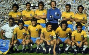 Seleção brasileira tinha Luizinho, Júnior, Cerezo e Sócrates (Foto: Reprodução)