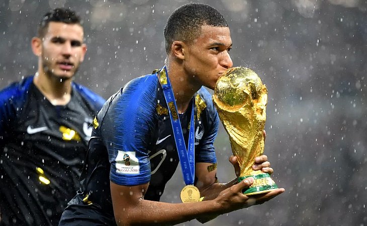 FIGURINHA COPA FIFA 2022 FRANCE KYLIAN MBAPPÉ Nº FRA 19