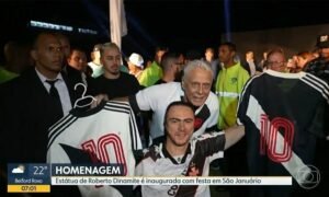 Cláudio foi uma das estrelas do dia da inauguração da estátua de Dinamite (Foto: Acervo pessoal)