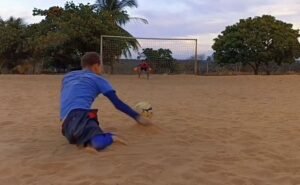 Arlindo Bezerra, o Polinésia Alemã, exibe sua habilidade com vídeos na internet (Foto: Reprodução)