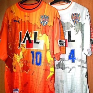A camisa do Shimizu S-Pulse tem um design único (Foto: Acervo pessoal)