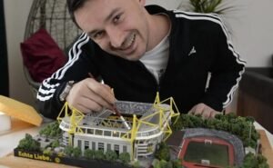 Josip Marsic comanda o perfil Smurf Stadiums, que apresenta as miniaturas (Foto: Divulgação)