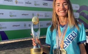 Larissa Eugênio da Silva é fera no futmesa (Foto: Acervo pessoal)