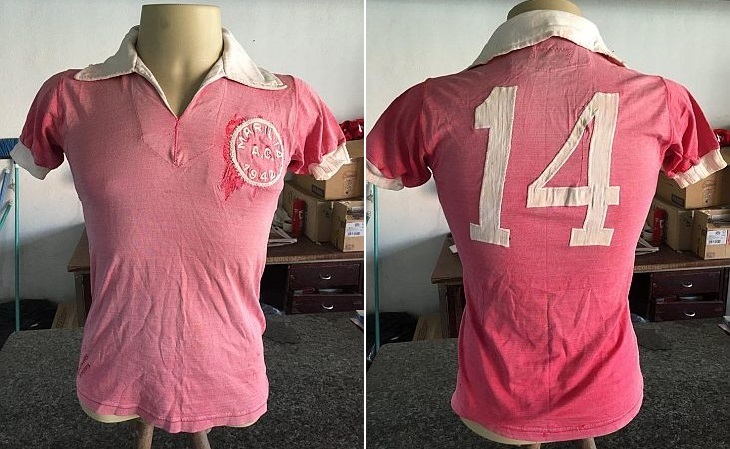 A camisa mais antiga da coleção é dos anos 50 (Foto: Acervo pessoal)