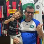 Trevor Luis tem camisas de todos os 84 clubes paulistas da temporada 2023 (Foto: Acervo pessoal)