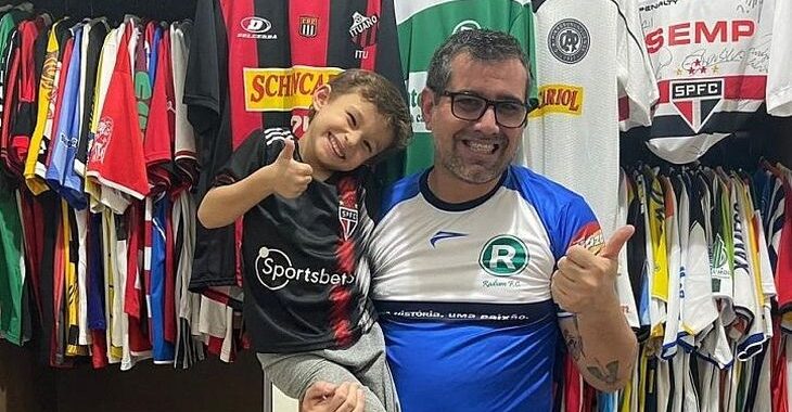Ex-jogador de futebol tem coleção com camisas de 200 clubes paulistas
