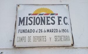 O estádio Luis Mendéz Piana pertence ao Miramar Misiones (Foto: Arison Paulo de Oliveira)